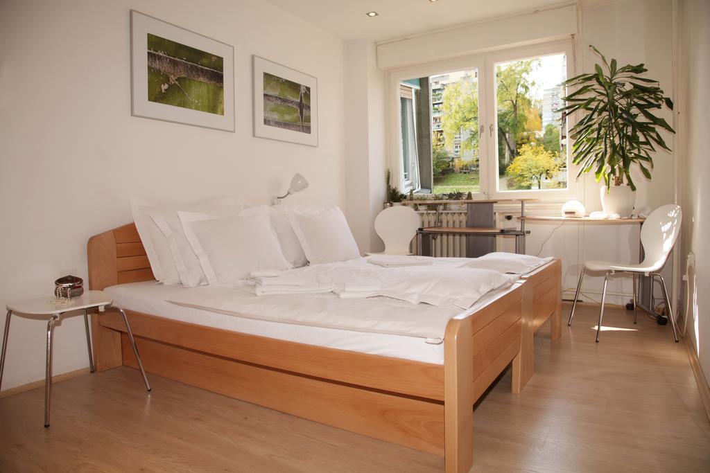 Apartment Spacious Liman โนวีซาด ภายนอก รูปภาพ